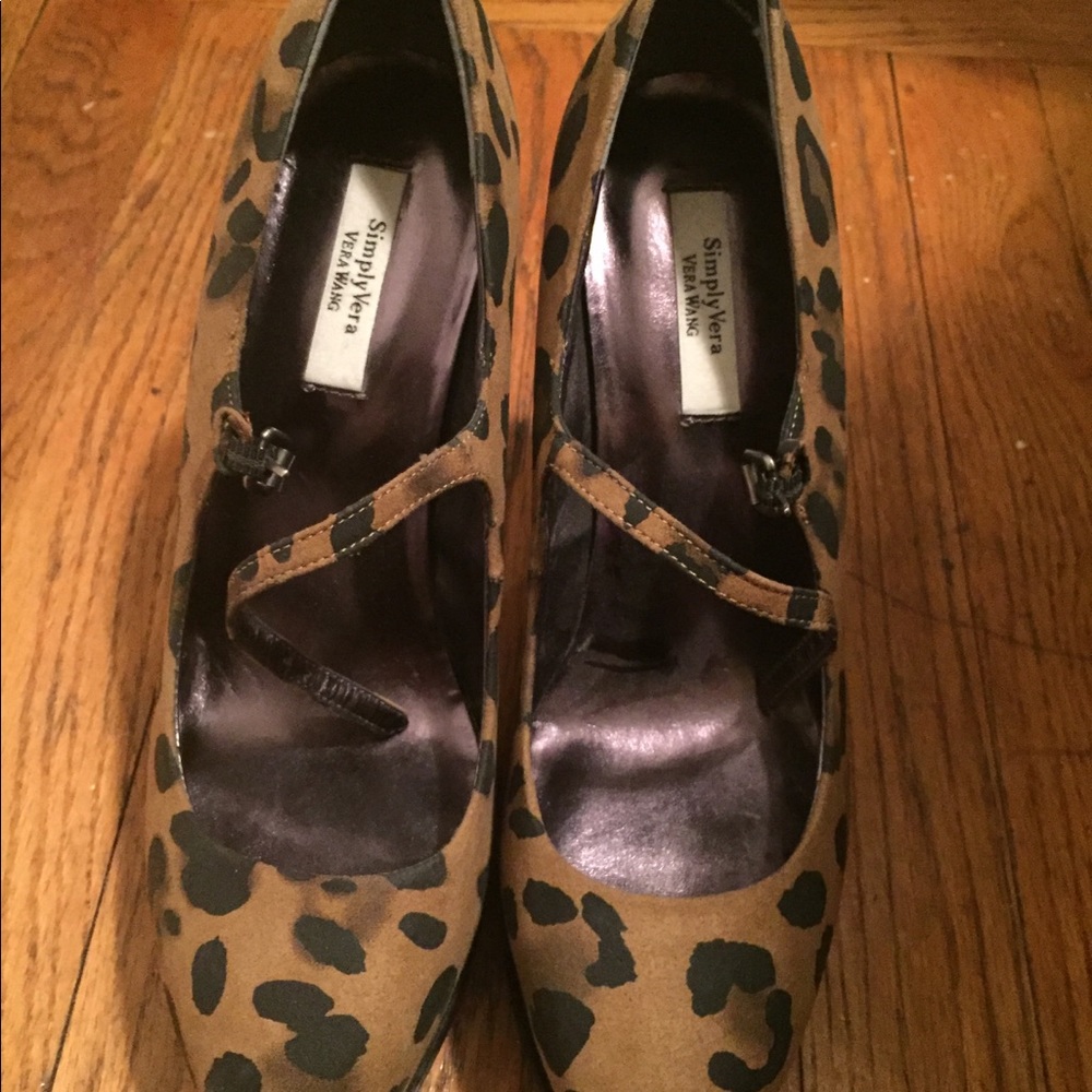Vera wang Cheetah print high heels